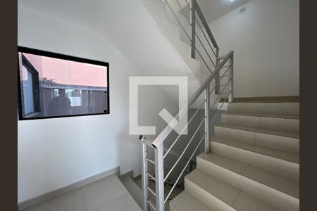 Detalhe Escada de apartamento à venda com 3 quartos, 130m² em Europa, Contagem