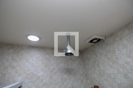 Casa à venda com 600m², 4 quartos e 1 vaga Casa à venda com 600m², 4 quartos e 1 vagaBanheiro 1