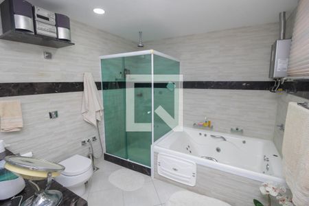 Casa à venda com 600m², 4 quartos e 1 vaga Casa à venda com 600m², 4 quartos e 1 vagaBanheiro do Quarto 1