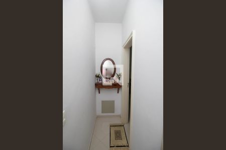 Casa à venda com 600m², 4 quartos e 1 vaga Casa à venda com 600m², 4 quartos e 1 vagaCorredor