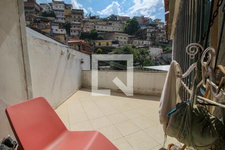 Casa à venda com 600m², 4 quartos e 1 vaga Casa à venda com 600m², 4 quartos e 1 vagaVaranda do Quarto 1