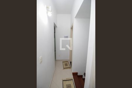 Casa à venda com 600m², 4 quartos e 1 vaga Casa à venda com 600m², 4 quartos e 1 vagaCorredor