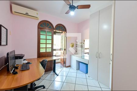 Quarto 2 de casa de condomínio para alugar com 3 quartos, 306m² em Itaipu, Niterói