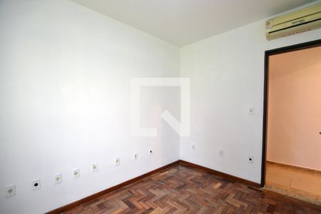 Quarto 1 de apartamento à venda com 2 quartos, 57m² em Cristal, Porto Alegre