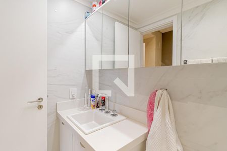 Apartamento à venda com 74m², 2 quartos e 2 vagasBanheiro da Suíte