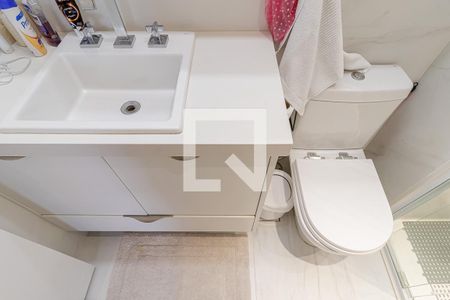 Apartamento à venda com 74m², 2 quartos e 2 vagasBanheiro da Suíte