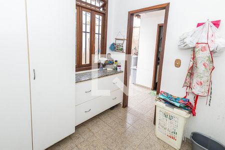Casa à venda com 459m², 4 quartos e 4 vagasÁrea de serviço