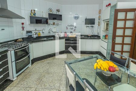 Casa à venda com 459m², 4 quartos e 4 vagasCozinha