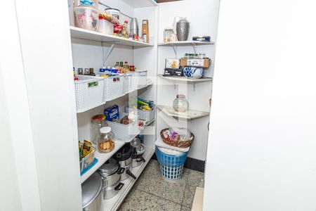 Casa à venda com 459m², 4 quartos e 4 vagasDispensa