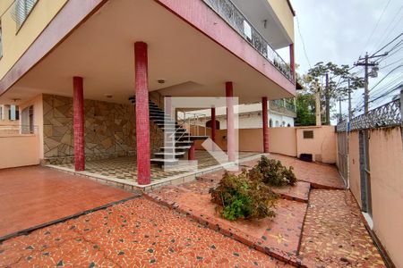 Casa para alugar com 90m², 2 quartos e 6 vagas Casa para alugar com 90m², 2 quartos e 6 vagasQuintal
