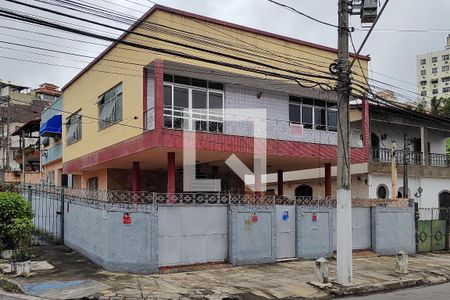 Casa para alugar com 90m², 2 quartos e 6 vagas Casa para alugar com 90m², 2 quartos e 6 vagasFachada