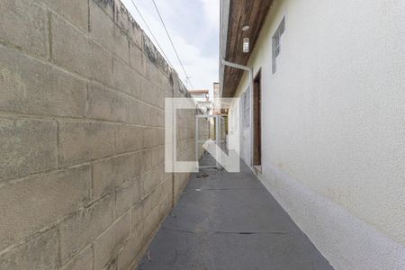 Casa para alugar com 85m², 2 quartos e 2 vagas Casa para alugar com 85m², 2 quartos e 2 vagasCorredor Externa