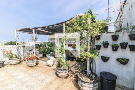 Apartamento à venda com 226m², 3 quartos e 2 vagas Apartamento à venda com 226m², 3 quartos e 2 vagasTerraço