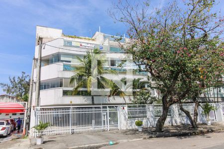 Apartamento à venda com 226m², 3 quartos e 2 vagas Apartamento à venda com 226m², 3 quartos e 2 vagasFachada