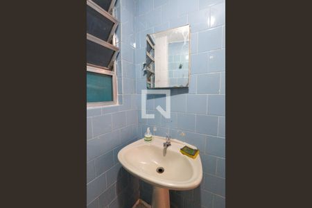 Banheiro de apartamento à venda com 1 quarto, 8m² em Centro, Niterói