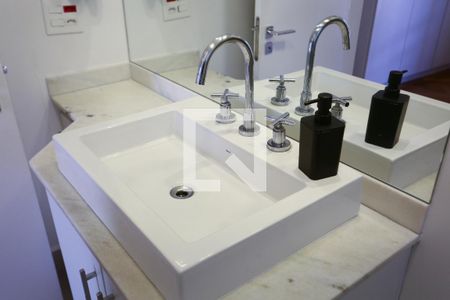Banheiro da Suíte 1 de casa de condomínio à venda com 4 quartos, 400m² em Vila Progredior, São Paulo