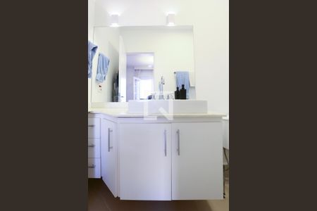 Casa de condomínio à venda com 400m², 4 quartos e 3 vagas Casa de condomínio à venda com 400m², 4 quartos e 3 vagasBanheiro da Suíte 1