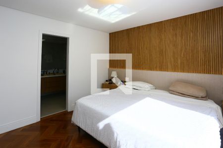 Casa de condomínio à venda com 400m², 4 quartos e 3 vagas Casa de condomínio à venda com 400m², 4 quartos e 3 vagasSuíte 3