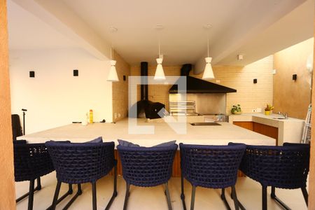 Casa de condomínio à venda com 400m², 4 quartos e 3 vagas Casa de condomínio à venda com 400m², 4 quartos e 3 vagasÁrea comum - Churrasqueira