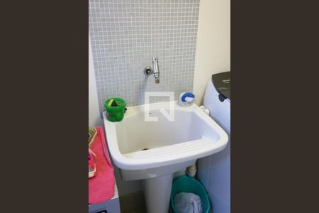 Casa de condomínio à venda com 400m², 4 quartos e 3 vagas Casa de condomínio à venda com 400m², 4 quartos e 3 vagasÁrea de Serviço