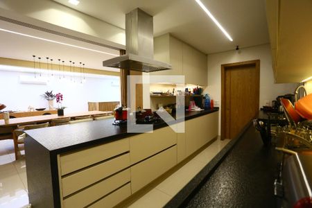 Cozinha de casa de condomínio à venda com 4 quartos, 400m² em Vila Progredior, São Paulo