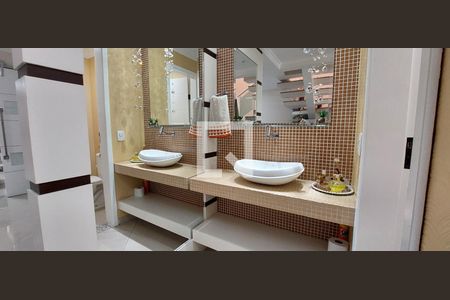 Casa à venda com 298m², 3 quartos e 6 vagasBanheiro