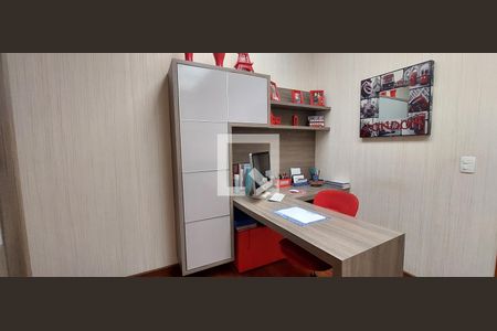 Casa à venda com 298m², 3 quartos e 6 vagasSaleta