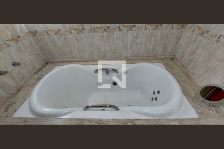 Casa à venda com 298m², 3 quartos e 6 vagasBanheiro