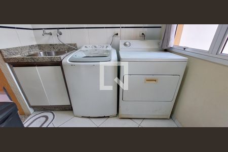 Casa à venda com 298m², 3 quartos e 6 vagasÁrea de Serviço