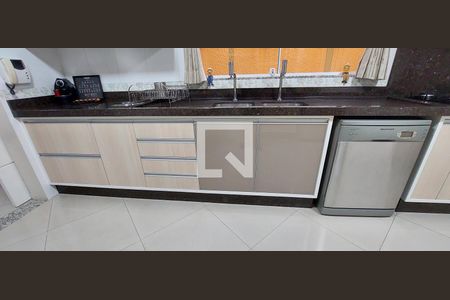 Casa à venda com 298m², 3 quartos e 6 vagasCozinha