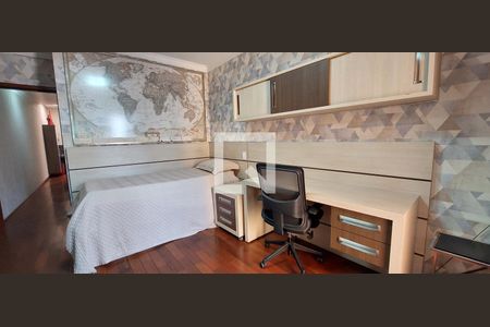 Casa à venda com 298m², 3 quartos e 6 vagasQuarto 2