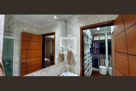 Casa à venda com 298m², 3 quartos e 6 vagasBanheiro