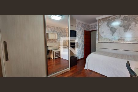 Casa à venda com 298m², 3 quartos e 6 vagasQuarto 2