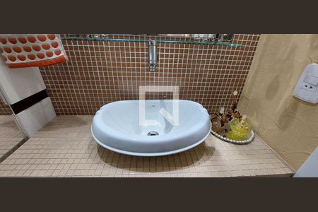 Casa à venda com 298m², 3 quartos e 6 vagasBanheiro