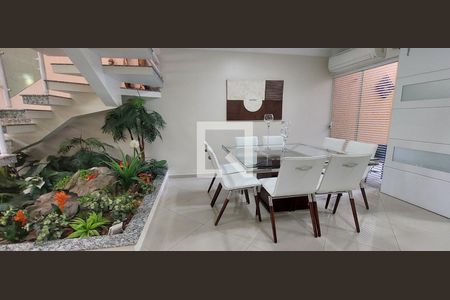 Casa à venda com 298m², 3 quartos e 6 vagasSala de Jantar