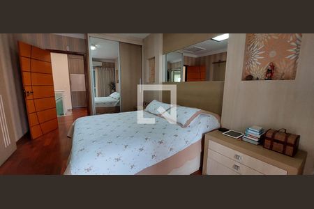 Casa à venda com 298m², 3 quartos e 6 vagasQuarto 1