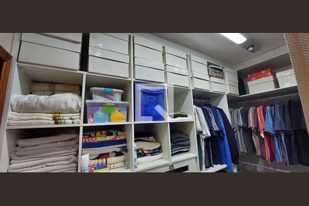 Casa à venda com 298m², 3 quartos e 6 vagasQuarto 1