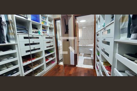 Casa à venda com 298m², 3 quartos e 6 vagasQuarto 1