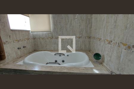 Casa à venda com 298m², 3 quartos e 6 vagasBanheiro