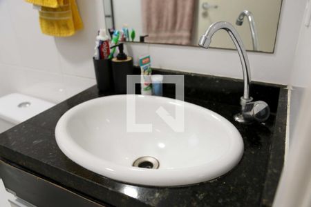Banheiro de apartamento à venda com 2 quartos, 52m² em Santa Maria, Osasco