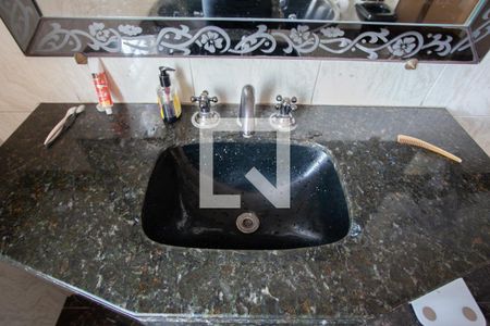 Casa à venda com 300m², 6 quartos e 4 vagas Casa à venda com 300m², 6 quartos e 4 vagasBanheiro Suíte 2 - 2º andar