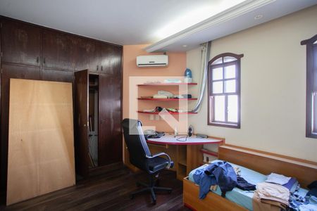 Casa à venda com 300m², 6 quartos e 4 vagas Casa à venda com 300m², 6 quartos e 4 vagasSuíte 1 - 1º andar