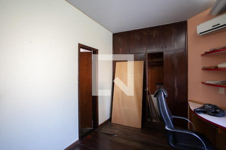 Casa à venda com 300m², 6 quartos e 4 vagas Casa à venda com 300m², 6 quartos e 4 vagasSuíte 1 - 1º andar