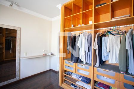 Casa à venda com 300m², 6 quartos e 4 vagas Casa à venda com 300m², 6 quartos e 4 vagasCloset Suíte 2 - 2º andar