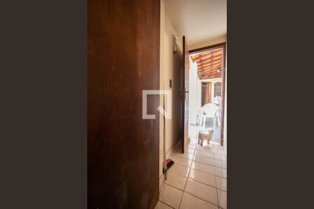 Casa à venda com 300m², 6 quartos e 4 vagas Casa à venda com 300m², 6 quartos e 4 vagasQuarto de Serviço