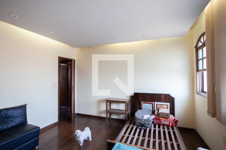 Casa à venda com 300m², 6 quartos e 4 vagas Casa à venda com 300m², 6 quartos e 4 vagasQuarto 3 - 2º andar