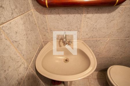 Casa à venda com 300m², 6 quartos e 4 vagas Casa à venda com 300m², 6 quartos e 4 vagasBanheiro de serviço