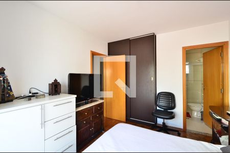 Casa de condomínio à venda com 160m², 3 quartos e 2 vagasSuíte