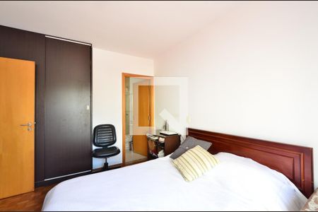 Casa de condomínio à venda com 160m², 3 quartos e 2 vagasSuíte