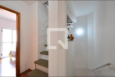 Casa de condomínio à venda com 160m², 3 quartos e 2 vagasHall